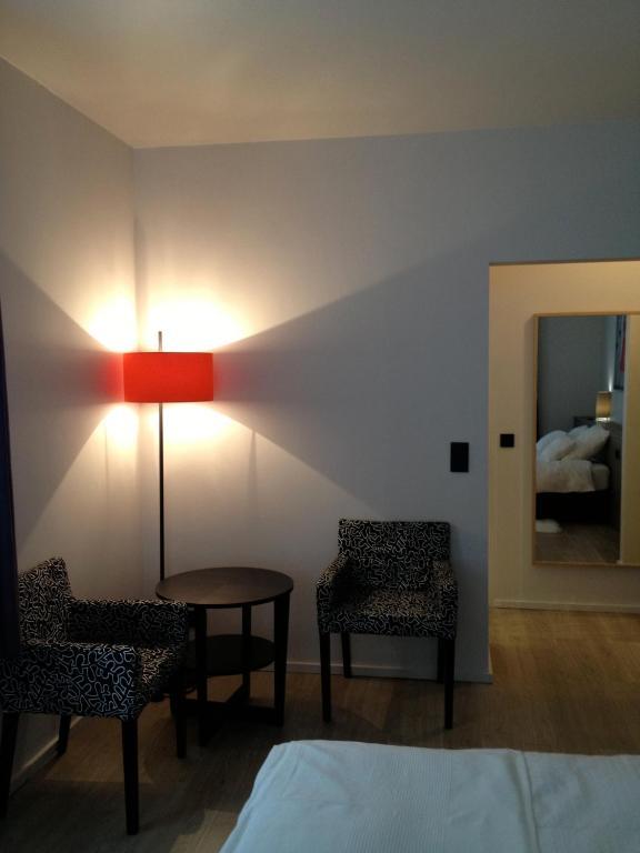 Guesthouse Au Coin De La Rue Malmedy Bagian luar foto