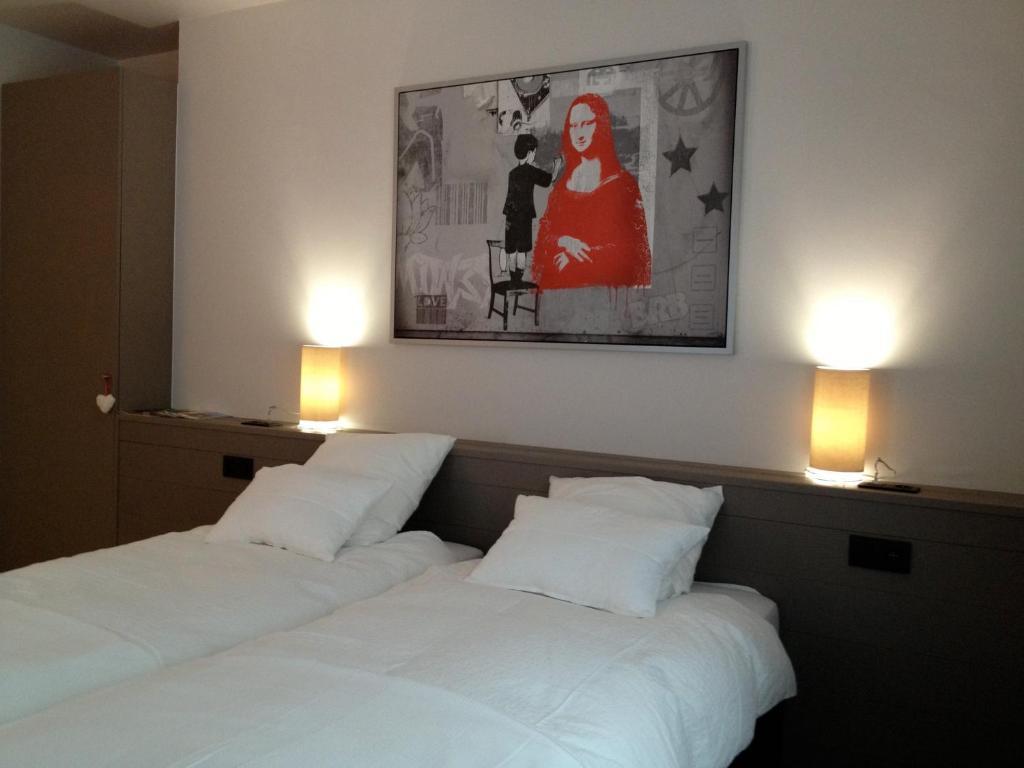 Guesthouse Au Coin De La Rue Malmedy Bagian luar foto