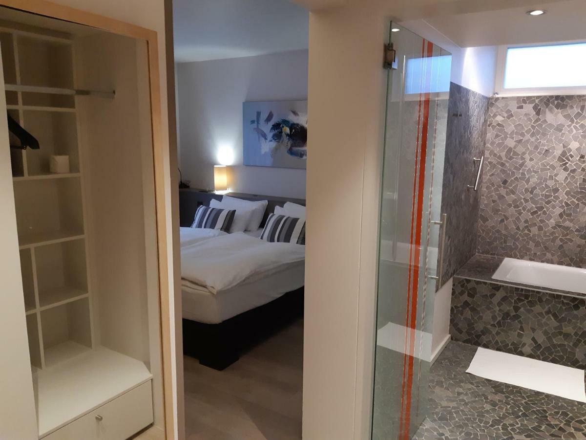 Guesthouse Au Coin De La Rue Malmedy Bagian luar foto